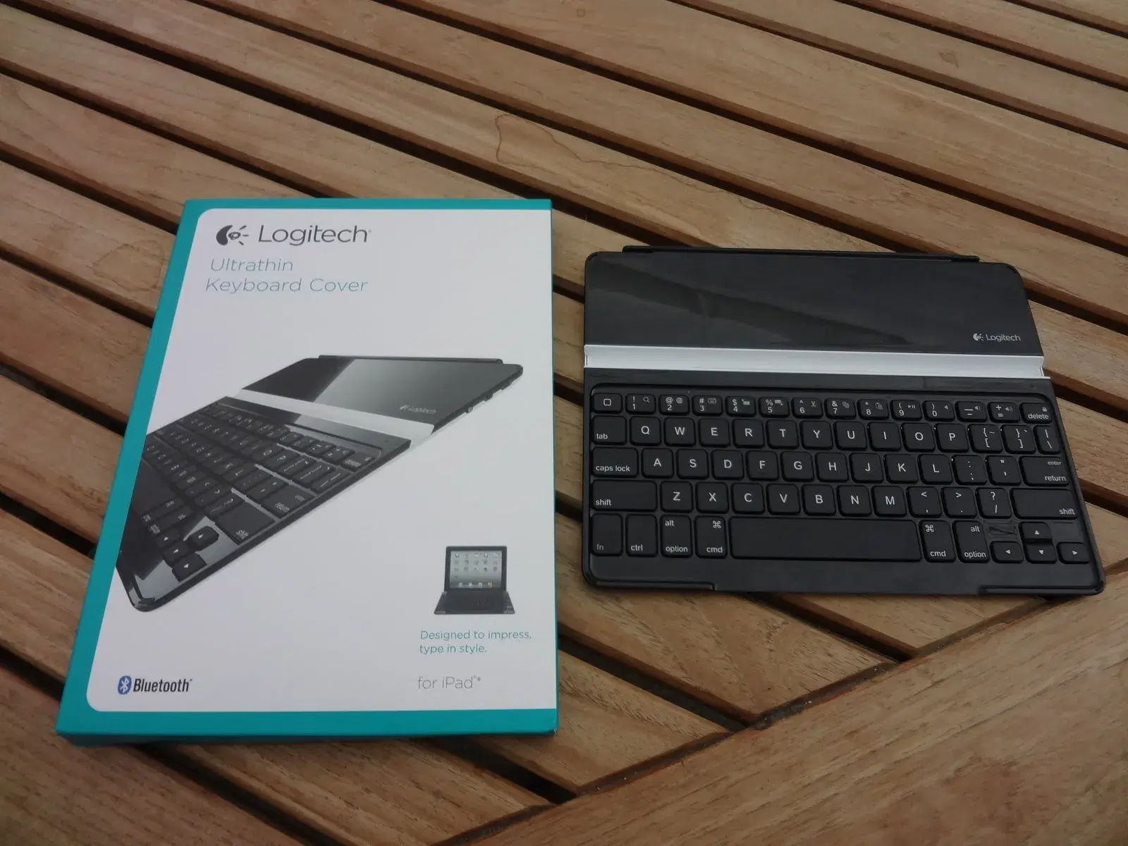 Logitech Ultrathin Keyboard Cover iPad