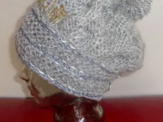 Ny håndstrikket hue