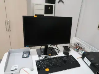 Computerskærm SAMSUNG S24E650 med tastatur