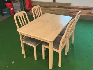 Spisebord/ køkkenbord med 4 stole