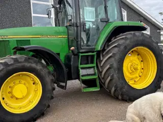 John Deere 7700 FRONTLIFT