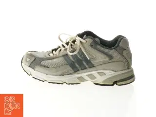Sko fra Adidas (str. 39 1/3)