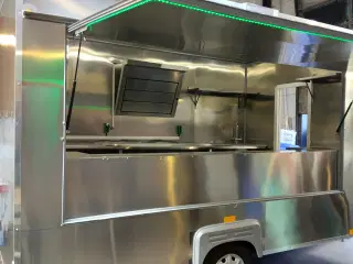 salgsvogn food trailer pølsevogn kebabvogn 