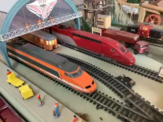 TGV og Thalys. 2 togsæt. Samlet pris.