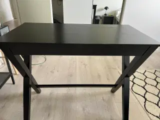 Lille skrivebord m. skuffe