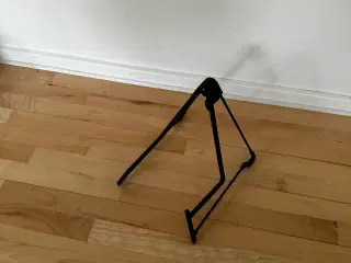 Guitar holder som kan foldes sammen