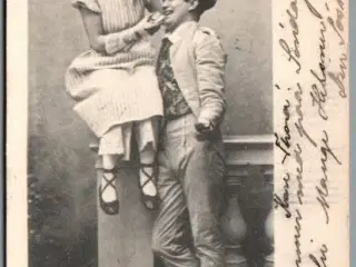 Anna Larsen og Torben Krarup i "Et Eventyr i Rosenborg Have"- Skuespiller - Postkort - Brugt