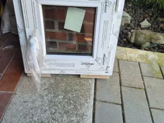 Hvidt aluplast 45x45cm