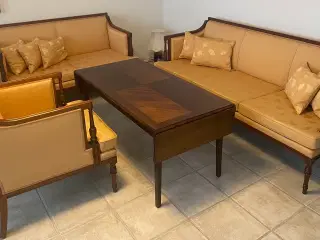 Sofa arrangement 