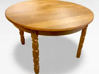 Rundt spisebord i eg – Kærnulf stil