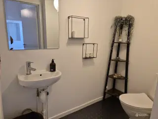 Pæn lejlighed til kontor eller klinik