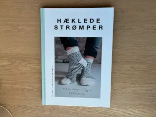 HÆKLEDE STRØMPER  