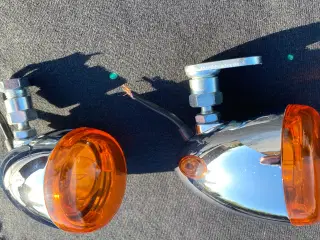Harley blinklys chrom, til montering under spejle.