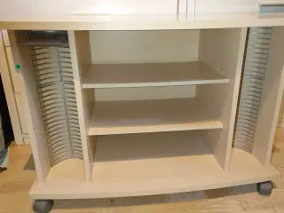 Tv-bord bortgives 