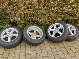 Vinterdæk 215/60R17 på alu-fælge