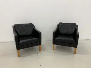 Nielaus lounge stole i sort semi anilin læder.