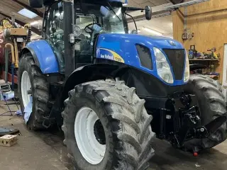 New Holland T7050