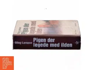 Pigen der legede med ilden af Stieg Larsson fra Modtryk