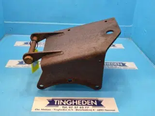 New Holland TM115 Beslag R  82018513