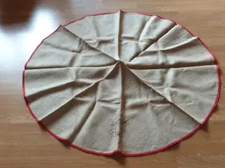 Juletræstæppe til broderi