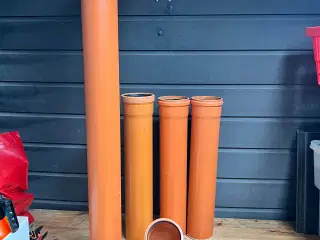 110mm røde kloark rør ubrugte 5 stk
