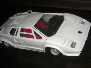 Lamborghini 1:25 model.