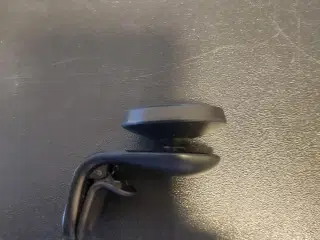 God holder til mobil i bilen