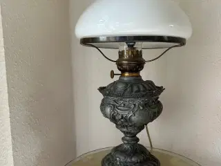 Tinlampe med glasskærm