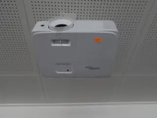Projektor OPTOMA samt projektor LUMERI