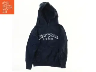 Hættetrøje med New York print (str. 134)