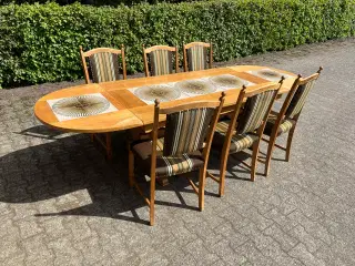 spisebord med stole