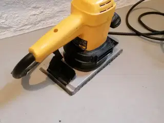 Dewalt rystepudser