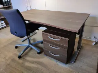 Skrivebord/kontormøbler