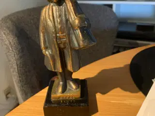 boråsknalle. Figur i bronze. Niels Kastegren. 