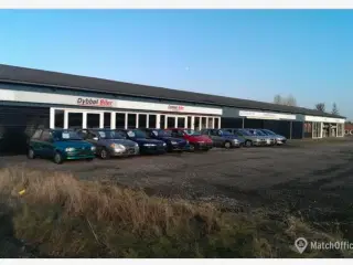 Lagerhal med mange muligheder udlejes!