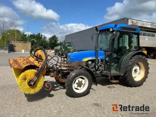 New Holland TN75F med hydraulisk kost