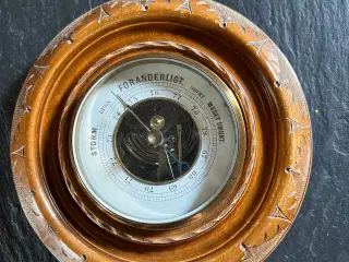 Antik Barometer i træramme med fine udskårne detal