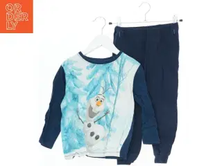 Blå pyjamas sæt med Olaf motiv fra Disney (str. 116)