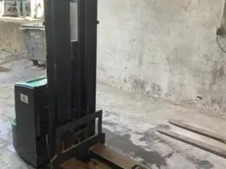 Mitsubitsi 1200kg elstabler med Triplexmast med friløft 2017