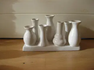 Lækre vaser i forskellige str. formet på en bakke
