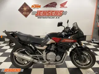 Suzuki GSX 750 ES