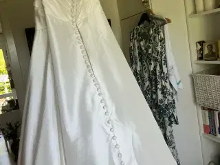 Brudekjole