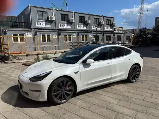 Tesla Model 3  Performance AWD