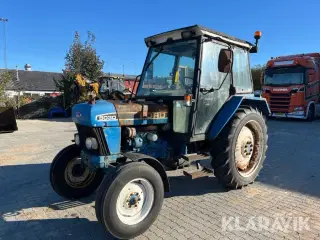 Traktor Ford 5530