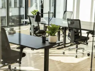 Kontorlejemål på 786 m² lige ved metro og mulighed for momsfritagelse