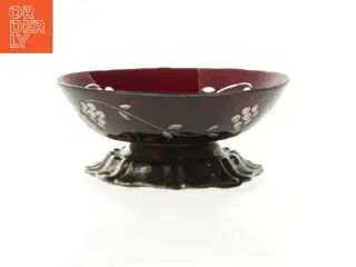 Dekorativ bhmisk glas skål opsats med udskårne detaljer på metal fod (str. 14,5 x 6 cm)