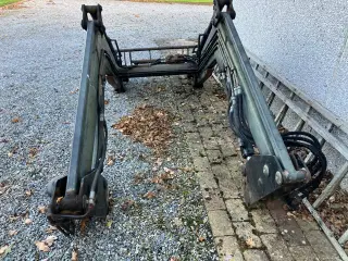 ÅLØ Quicke 675 med beslag til case mx110