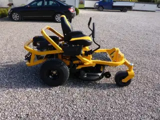Cub Cadet XZ5 L107  Med V-Twin motor