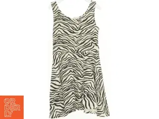 Kjole fra H&M (str. 146 cm)