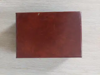 Tips Luxus cigaræske, med skind/læder.